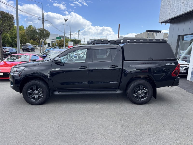 2025 Toyota Hilux SR5 2.8D 4WD Auto Hybrid image 4