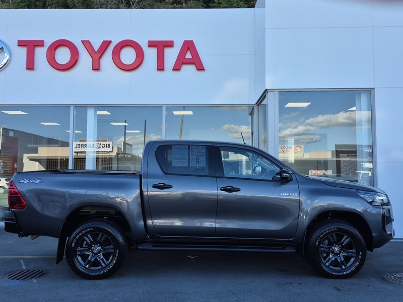 2025 Toyota Hilux SR5 2.8DT 4WD 6Manual image 2