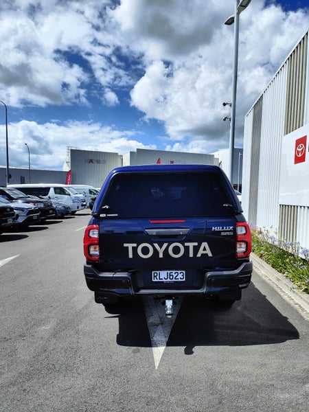 2025 Toyota Hilux SR5 2.8DT 6AT 2WD DCW/4D/5S (... image 5
