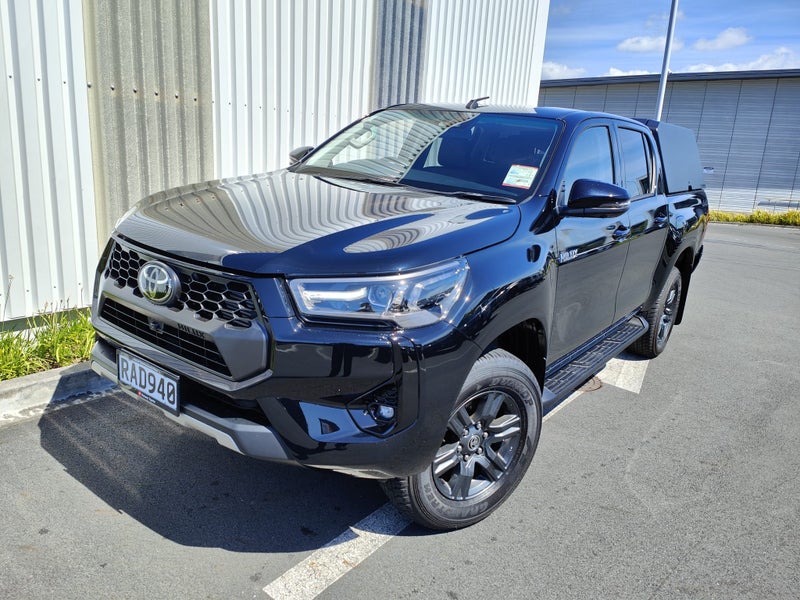 2025 Toyota Hilux SR5 2.8DT 6MT 4WD DCW/4D/5S (... image 1