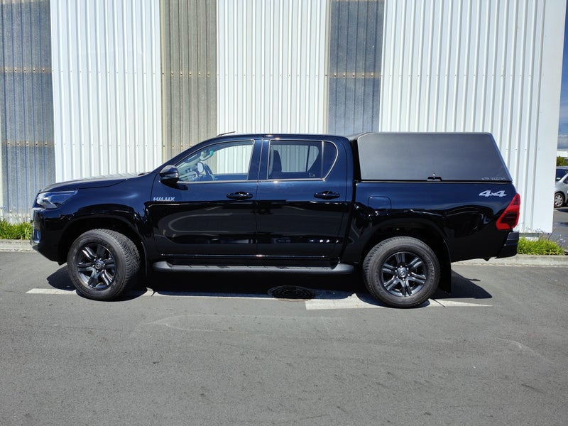 2025 Toyota Hilux SR5 2.8DT 6MT 4WD DCW/4D/5S (... image 2