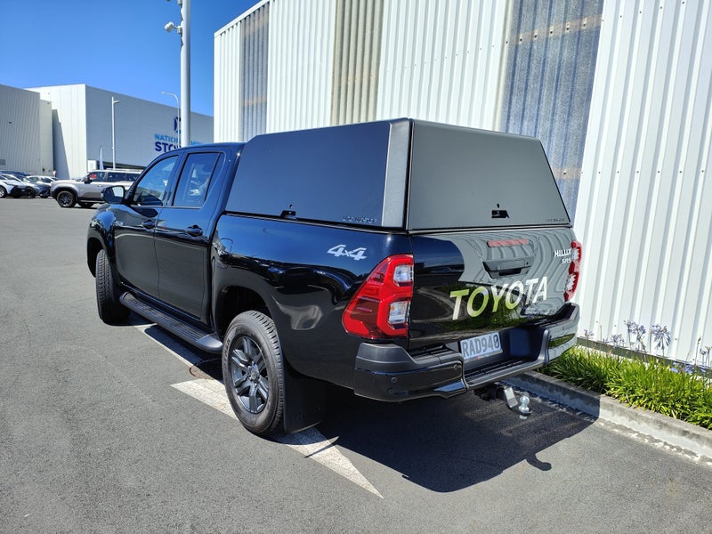 2025 Toyota Hilux SR5 2.8DT 6MT 4WD DCW/4D/5S (... image 3