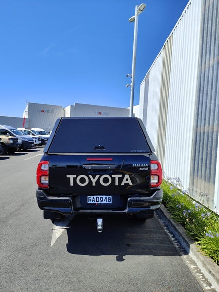2025 Toyota Hilux SR5 2.8DT 6MT 4WD DCW/4D/5S (... image 5