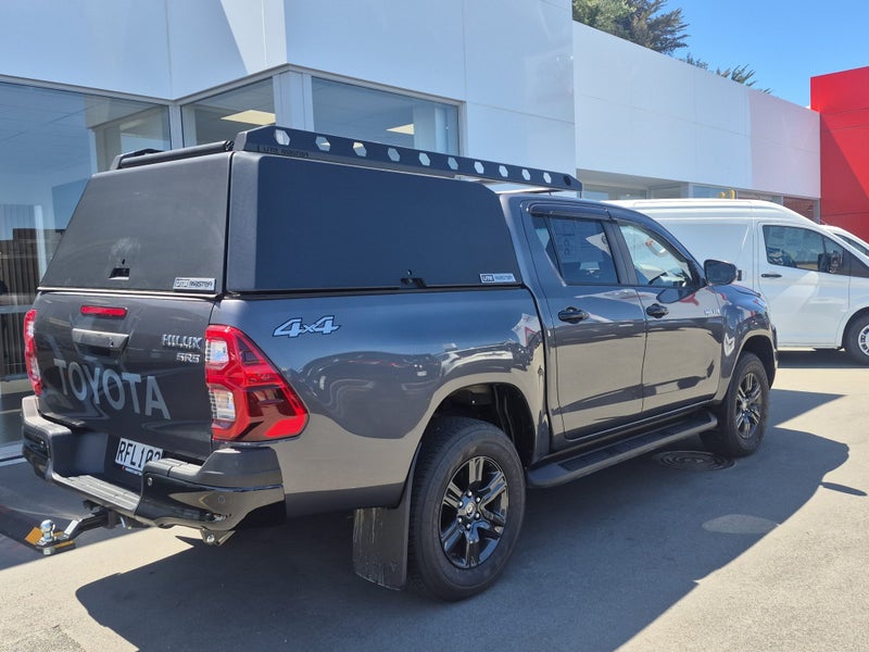 2025 Toyota Hilux SR5 2.8DT Hybrid 6AT 4WD image 3