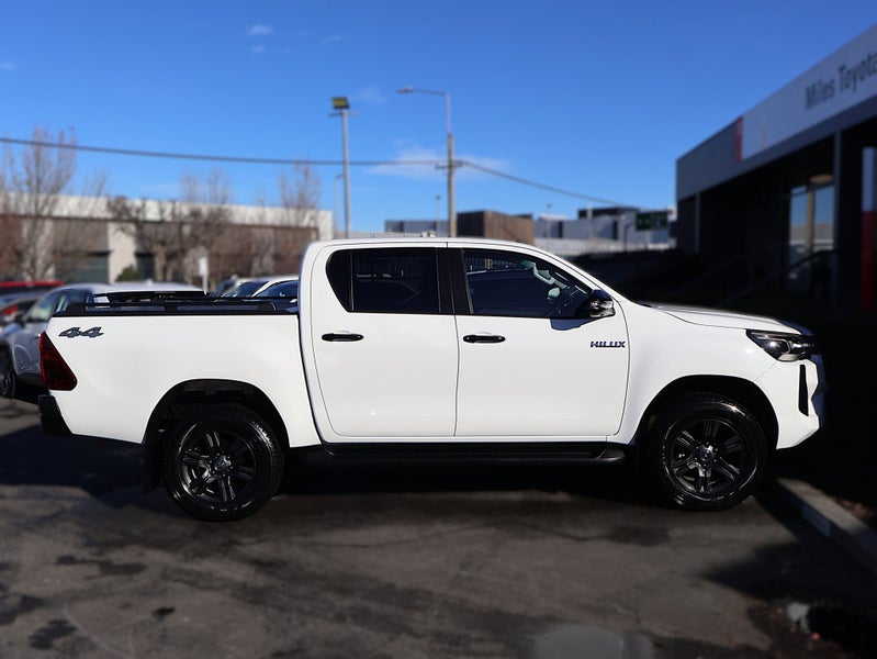 2025 Toyota Hilux SR5 2.8DT Hybrid 6AT 4WD image 5