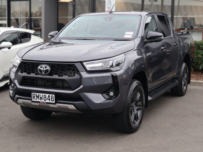 2025 Toyota Hilux SR5 2.8DT Hybrid 6AT 4WD DCW/... image 3