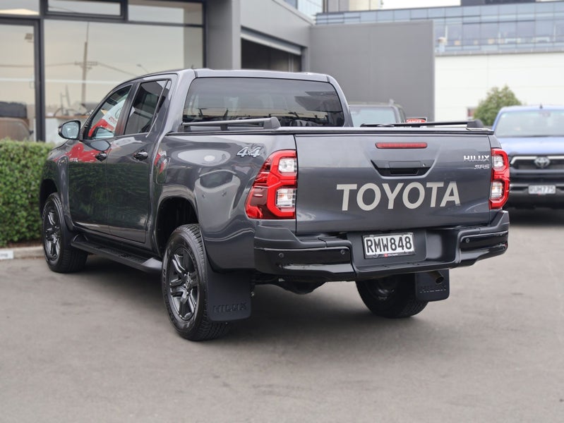 2025 Toyota Hilux SR5 2.8DT Hybrid 6AT 4WD DCW/... image 5