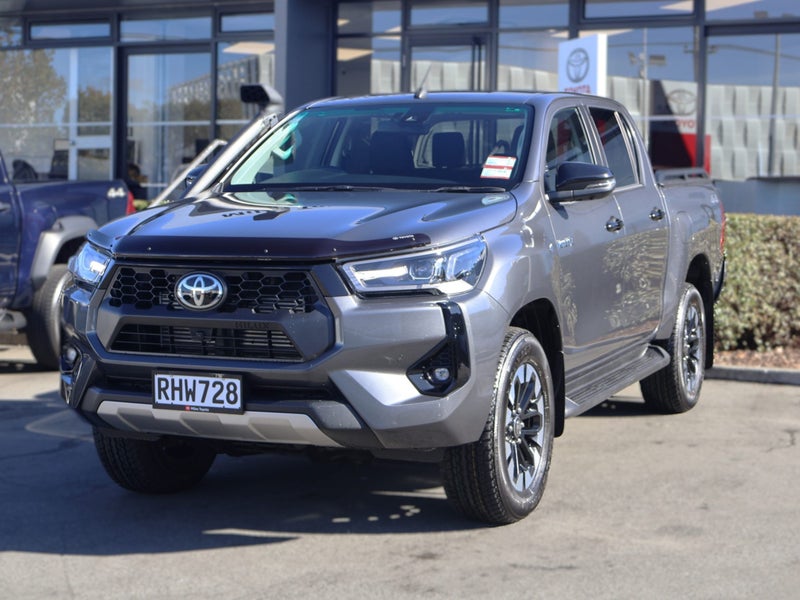 2025 Toyota Hilux SR5 2.8DT Hybrid 6AT 4WD DCW/... image 3