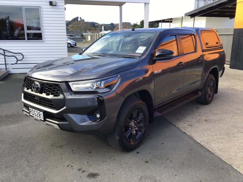 2025 Toyota Hilux SR5 2.8DT Hybrid 6AT 4WD DCW/... image 4
