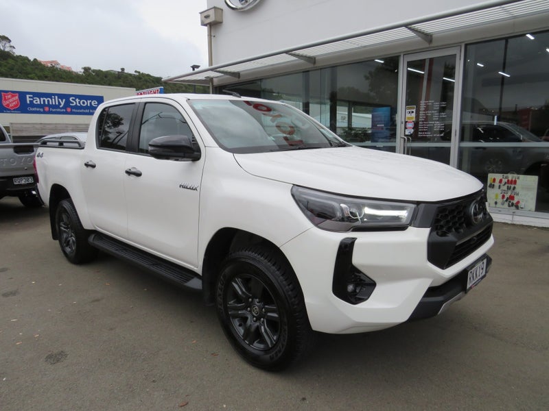 2025 Toyota Hilux SR5 2.8DT Hybrid 6AT 4WD DCW/... image 2