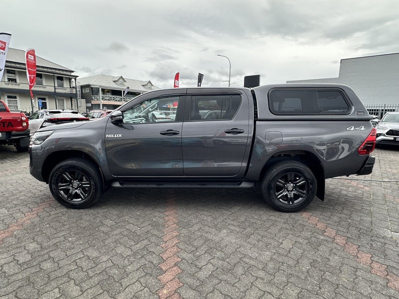 2025 Toyota Hilux SR5 2.8DT Hybrid 6AT 4WD DCW/... image 4