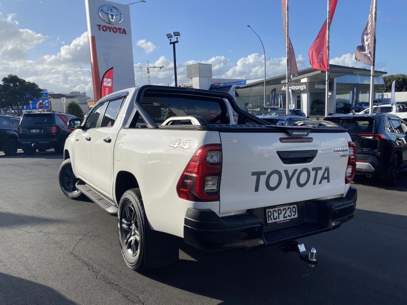2025 Toyota Hilux SR5 2.8DT Hybrid 6AT 4WD DCW image 3