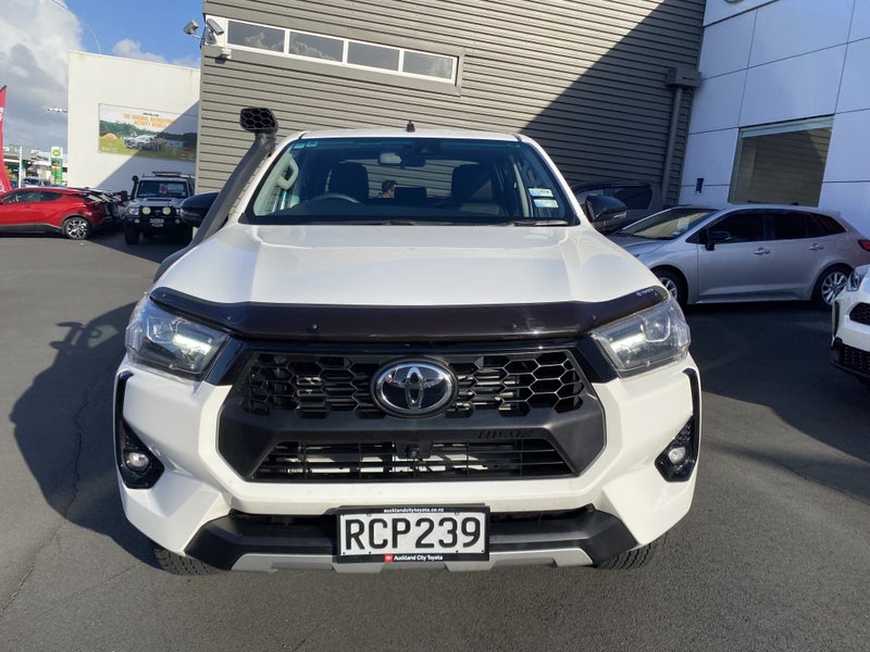 2025 Toyota Hilux SR5 2.8DT Hybrid 6AT 4WD DCW image 4