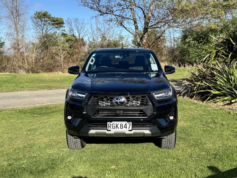 2025 Toyota Hilux SR5 2.8DT Hybrid Automatic 4W... image 2