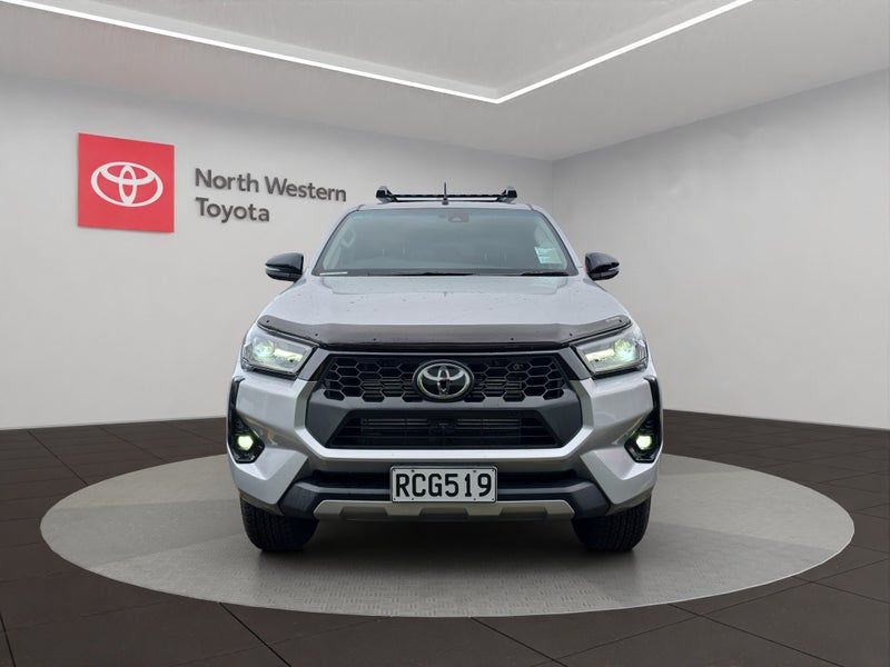 2025 Toyota Hilux SR5 2.8L Diesel Turbo 2WD SUV image 2