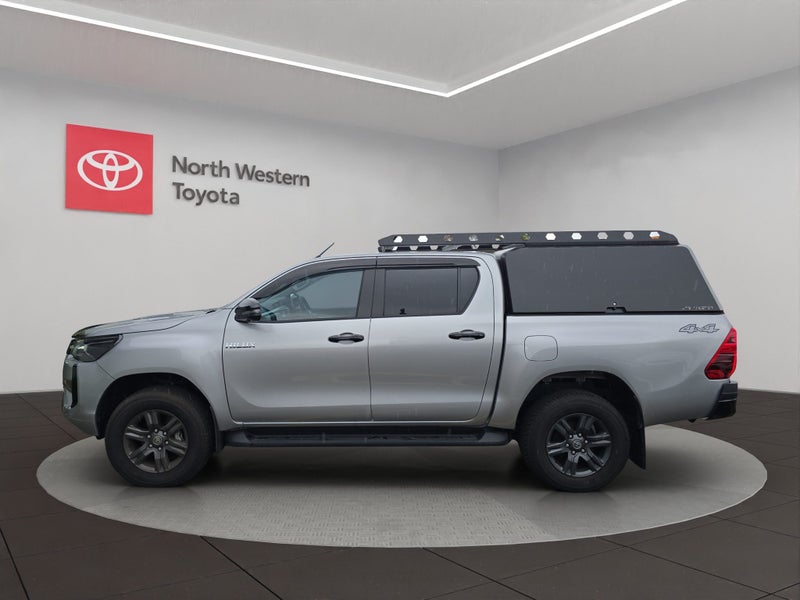 2025 Toyota Hilux SR5 2.8L Diesel Turbo 2WD SUV image 4