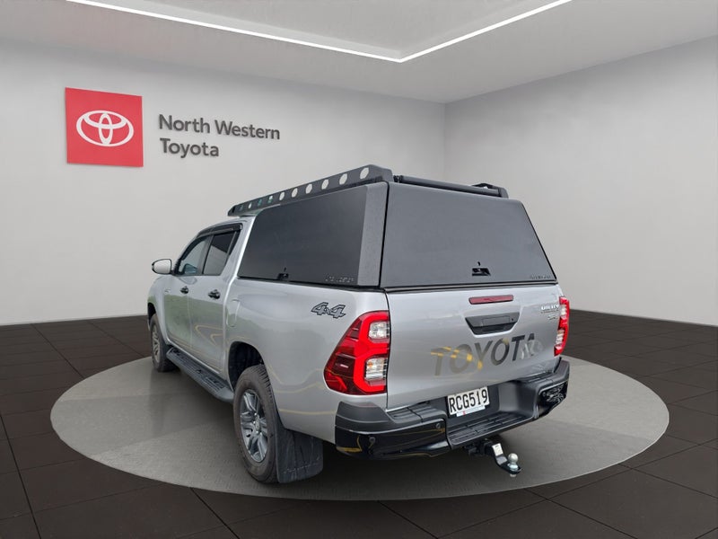 2025 Toyota Hilux SR5 2.8L Diesel Turbo 2WD SUV image 5