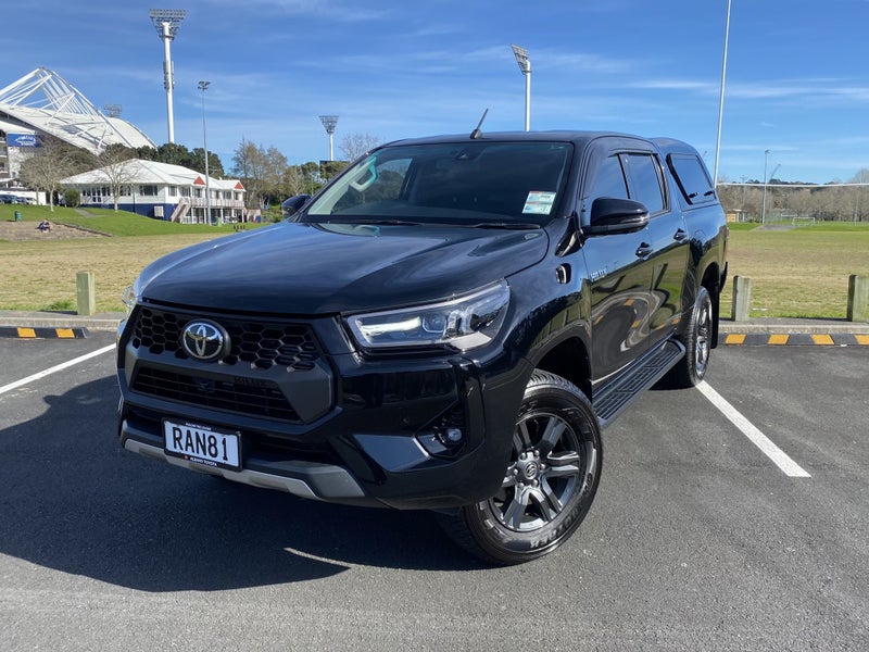 2025 Toyota Hilux SR5 2.8L Diesel TURBO DCW 2WD image 3