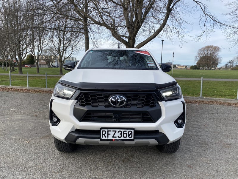 2025 Toyota Hilux SR5 2.8L Turbo Diesel Double... image 3