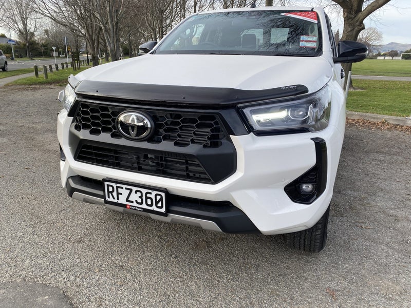 2025 Toyota Hilux SR5 2.8L Turbo Diesel Double... image 4