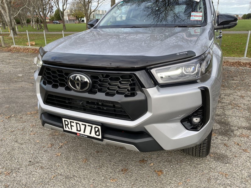 2025 Toyota Hilux SR5 2.8L Turbo Diesel Double... image 4