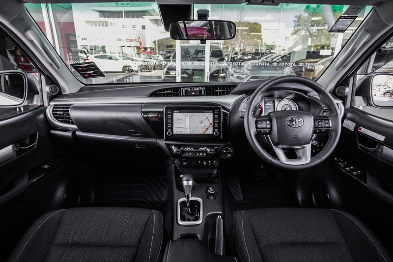2025 Toyota Hilux SR5 4x4 2.8L Diesel TURBO Mil... image 2