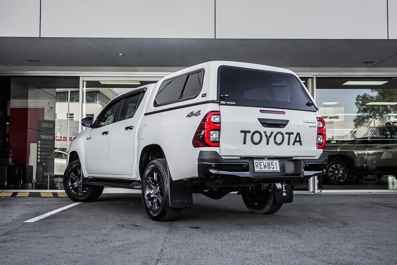 2025 Toyota Hilux SR5 4x4 2.8L Diesel TURBO Mil... image 3