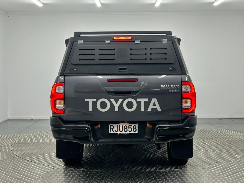 2025 Toyota Hilux SR5 image 4