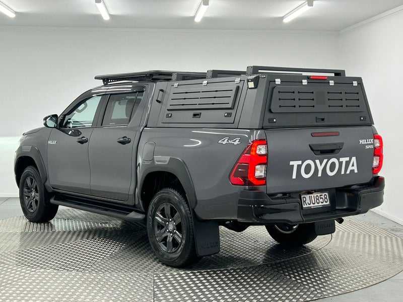 2025 Toyota Hilux SR5 image 5