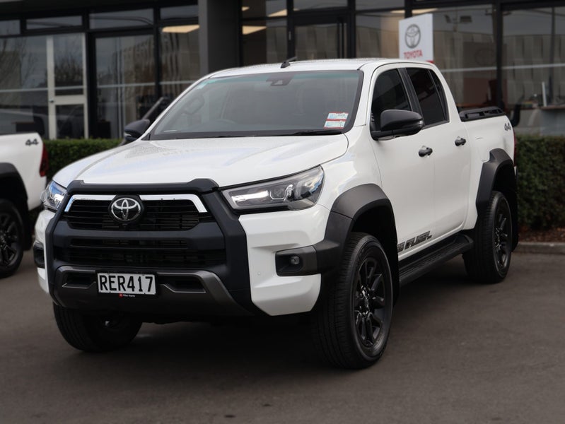2025 Toyota Hilux SR5 Cruiser 2.8 DIESEL HYBRID... image 3