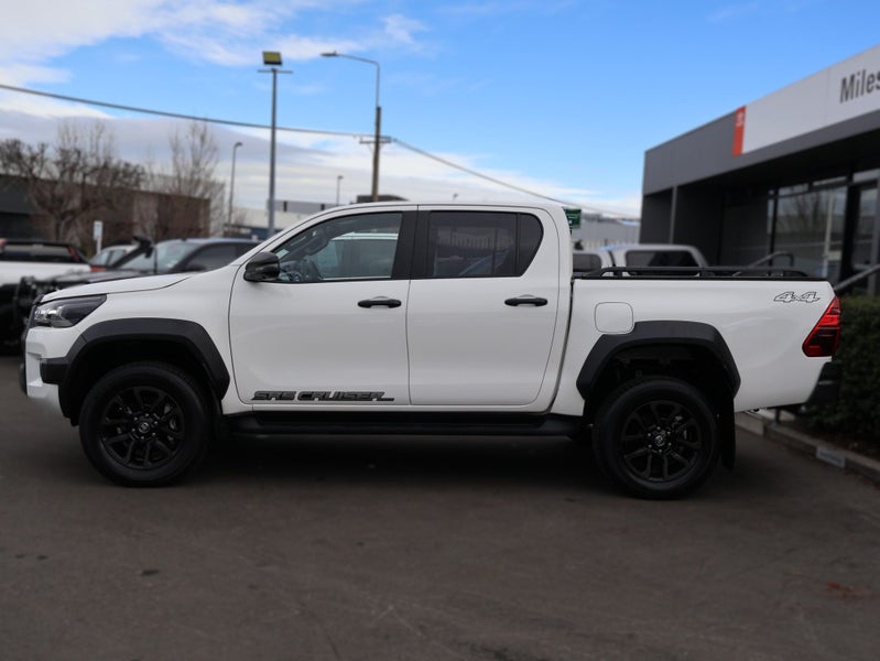 2025 Toyota Hilux SR5 Cruiser 2.8 DIESEL HYBRID... image 4