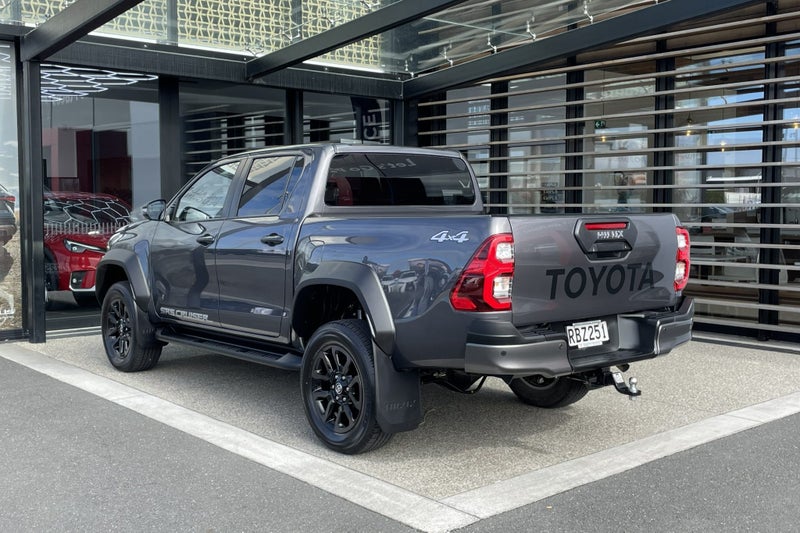 2025 Toyota Hilux SR5 CRUISER 2.8 Turbo Diesel... image 2