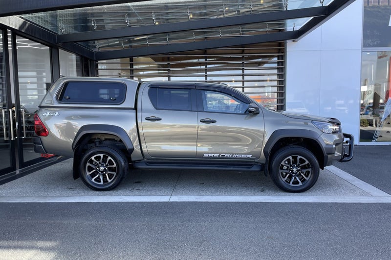 2025 Toyota Hilux SR5 CRUISER 2.8 Turbo Diesel... image 5