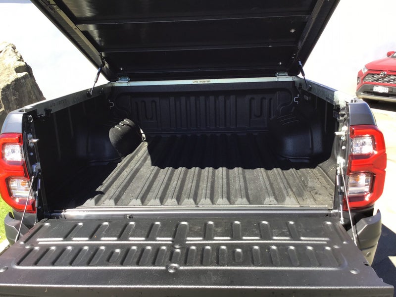 2025 Toyota Hilux SR5 Cruiser 2.8DT Hybrid 4WD... image 4