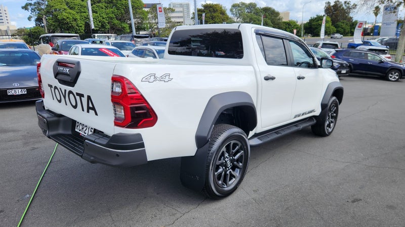 2025 Toyota Hilux SR5 Cruiser 2.8DT Hybrid 6AT 4WD image 3