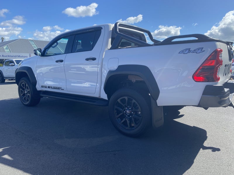 2025 Toyota Hilux SR5 Cruiser 2.8DT Hybrid 6AT 4WD image 3