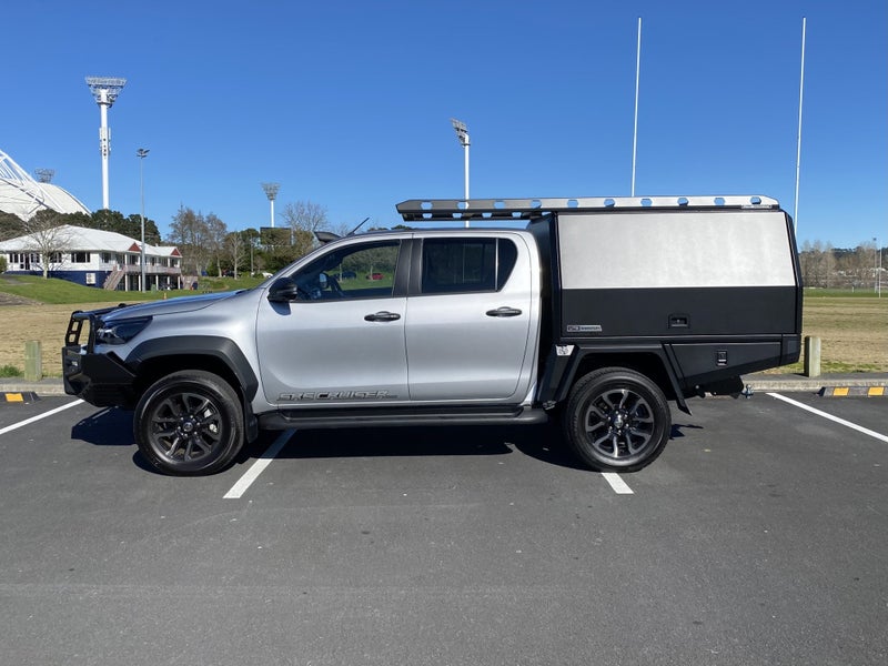 2025 Toyota Hilux SR5 Cruiser 2.8L Diesel TURBO... image 4