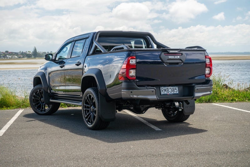 2025 Toyota Hilux SR5 CRUISER 2WD image 4
