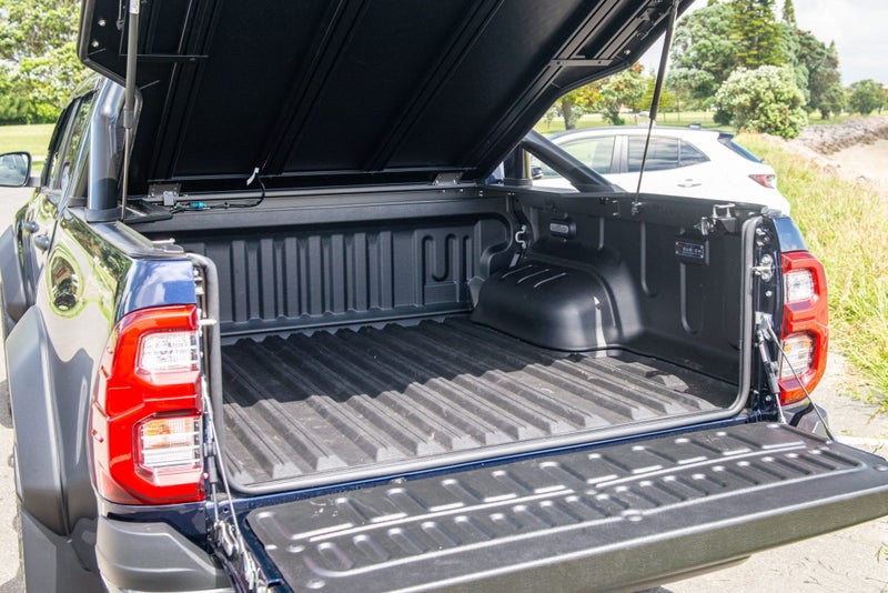 2025 Toyota Hilux SR5 CRUISER 2WD image 5