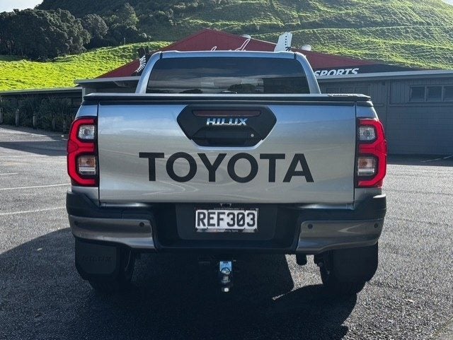2025 Toyota Hilux SR5 Cruiser 4WD DIESEL HYBRID image 4