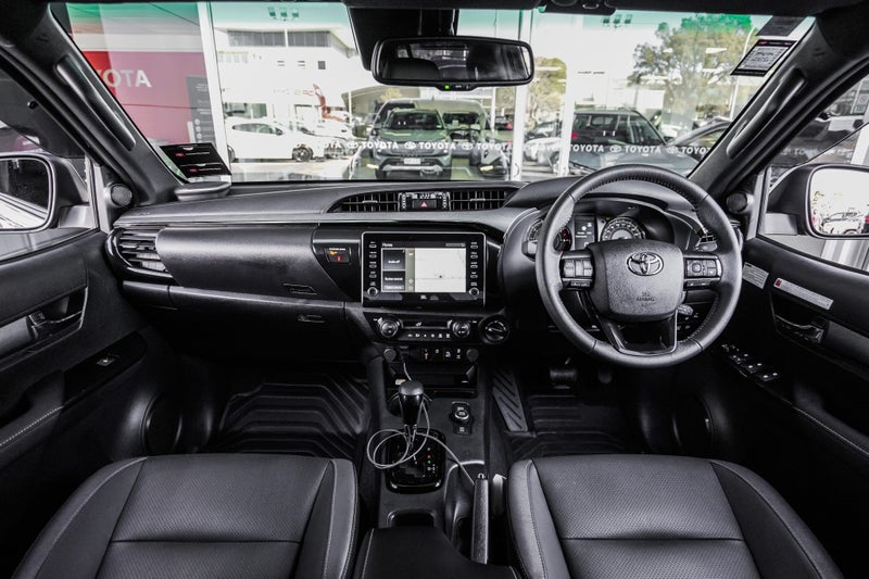2025 Toyota Hilux SR5 Cruiser 4x4 2.8L TURBO Mi... image 2