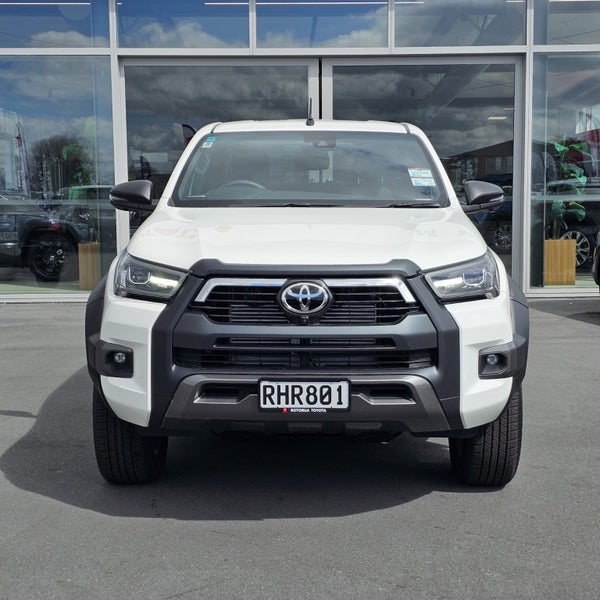2025 Toyota Hilux SR5 Cruiser 4x4 - Balance of... image 2