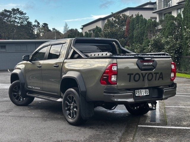 2025 Toyota Hilux SR5 CRUISER image 2