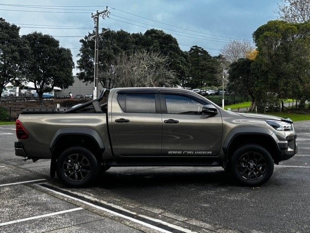 2025 Toyota Hilux SR5 CRUISER image 4