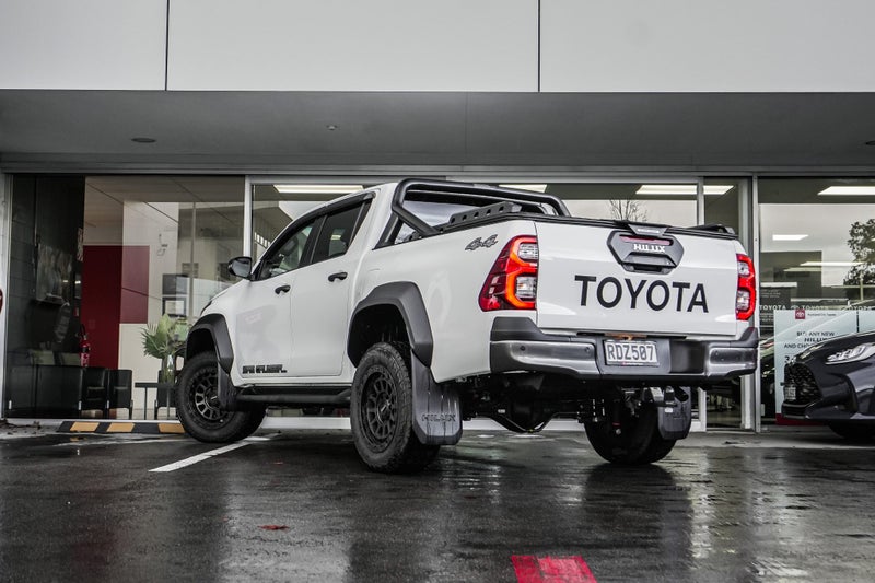 2025 Toyota Hilux Sr5 Cruiser DC 4WD image 3