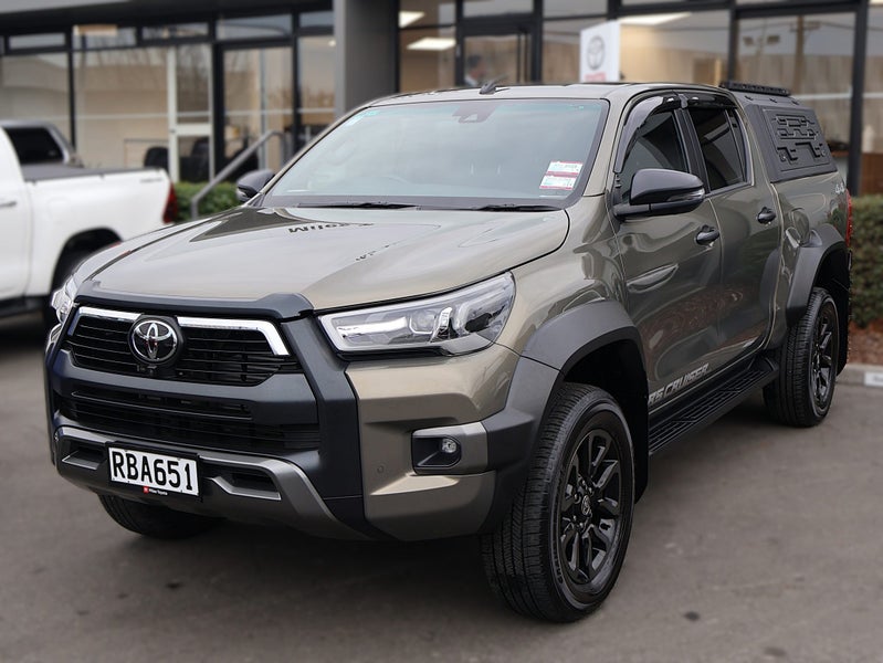 2025 Toyota Hilux SR5 Cruiser Diesel Hybrid 4WD... image 3