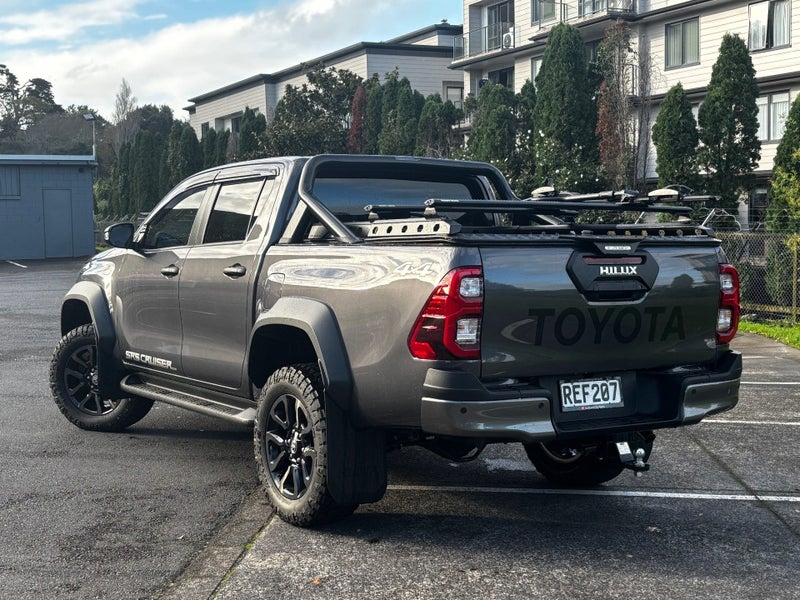 2025 Toyota Hilux SR5 Cruiser TURBO DIESEL 4WD image 2