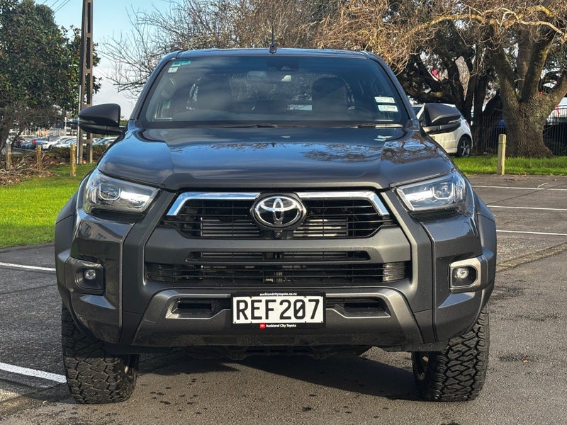 2025 Toyota Hilux SR5 Cruiser TURBO DIESEL 4WD image 5
