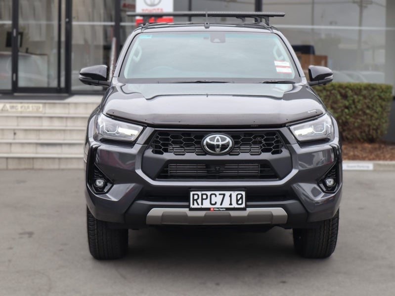 2025 Toyota Hilux SR5 DIESEL 4WD/4X4, Canopy, D... image 2