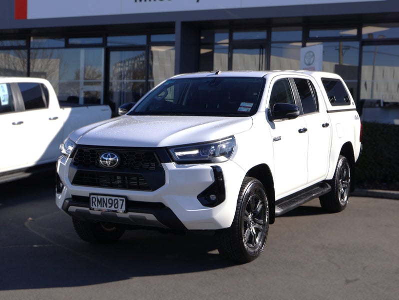 2025 Toyota Hilux SR5 Diesel Hybrid 4WD/4X4, Auto image 3